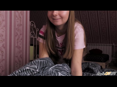 ❤️ Blonde Sucks her Best Friend Deeply και παίρνει σπέρμα στο στόμα της ️ Όμορφο πορνό ❤